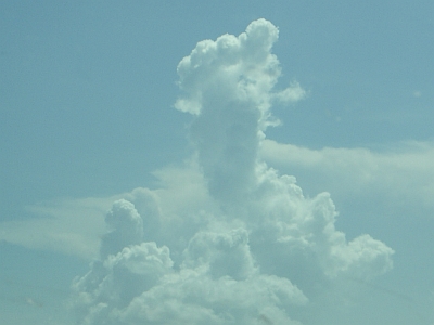 nube en forma de pie gigante