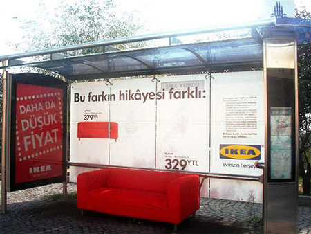 publicidad-creativa-ikea-paradas-bus-autobus-sofa