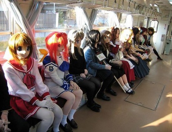 japonesas disfrazadas metro