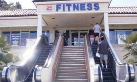 Escalera automatica gimnasio