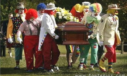 Funeral de payasos