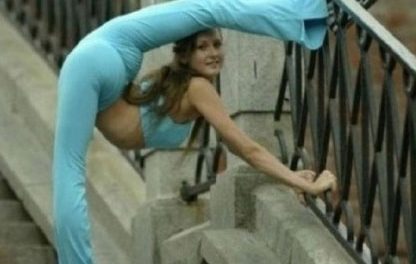 Chica super flexible