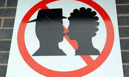 Prohibido besarse