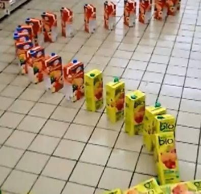 Efecto dominó en un supermercado