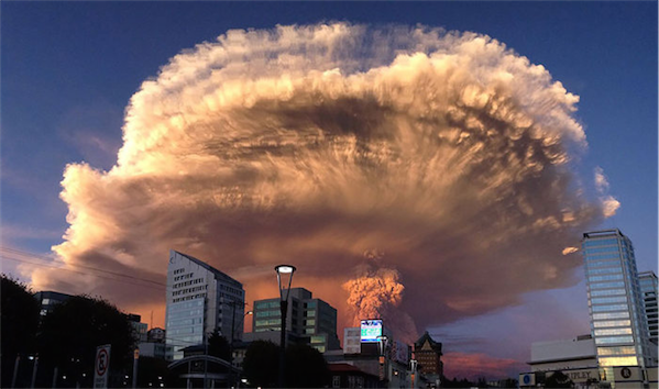 15 espectaculares fotografias del volcan Calbuco (Chile) en erupción